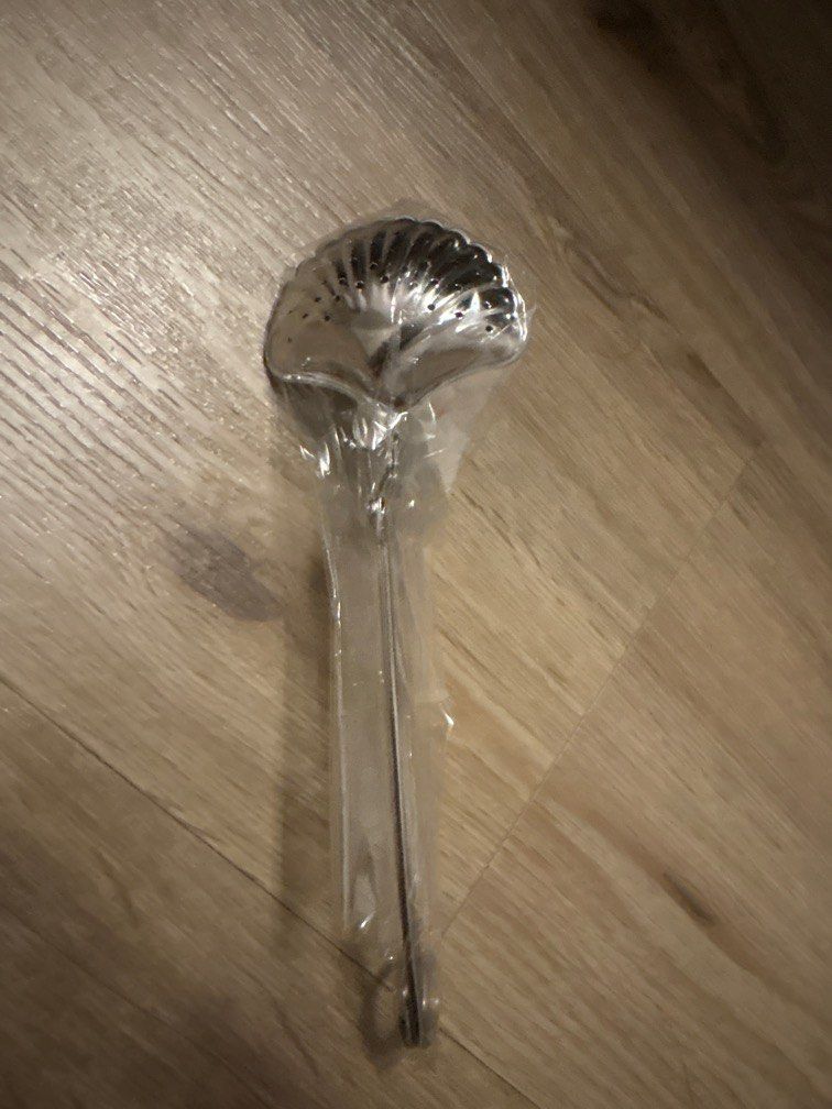 Tea leaf holder (Category: Coffee & Tea Tableware) located in Singapore. Submitted by jane8273 (Listing ID 1380847948, Image 1). Description: .