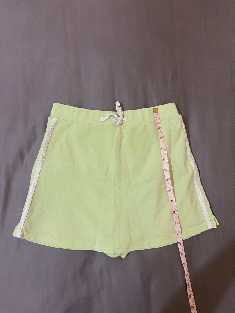 tennis skirt (with inner short) (Category: Shorts) located in Pinamalayan. Submitted by dumpanddeclutter (Listing ID 1380869203, Image 1). Description: .