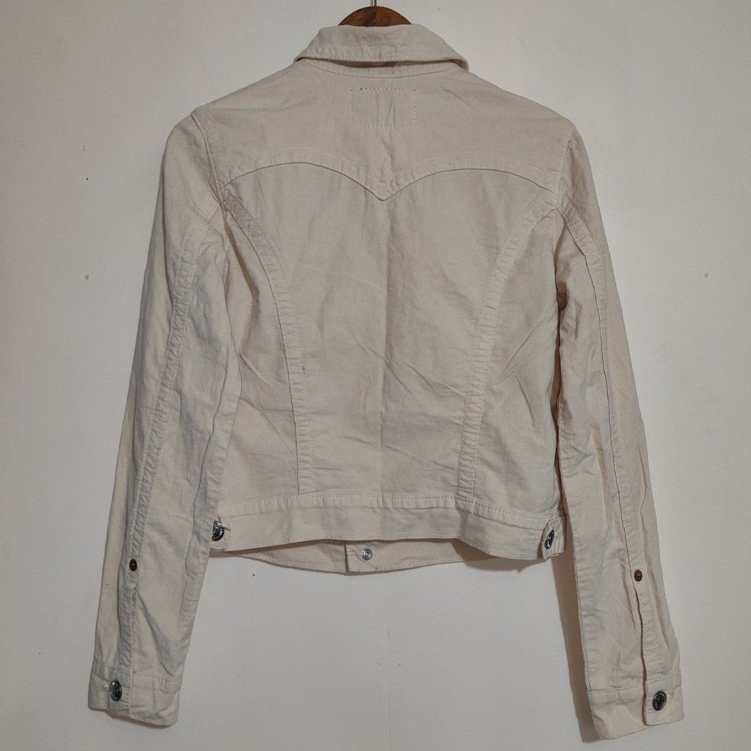 True Religion - Emily Corduroy Jacket - Sample Piece (Category: Coats, Jackets and Outerwear) located in Puerto Princesa. Submitted by mshookup (Listing ID 1380847202, Image 2). Description: Size: Small frame Issue(s): Washable Dirt stain, check last pic Excellent USED Condition Note: Color may vary due to lighting, Cream color Manage your expectations. UKAY-UKAY‼️.