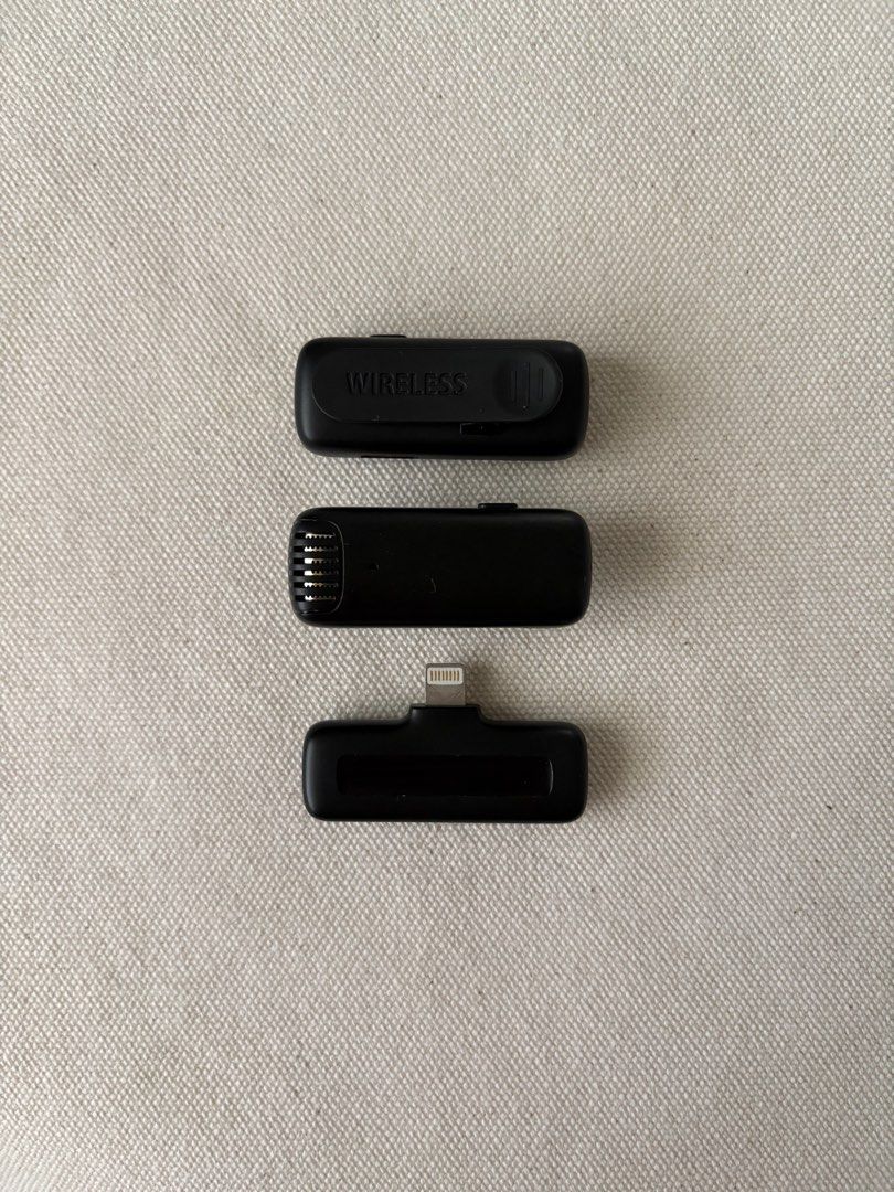 Ulanzi J12 Wireless Microphone (Category: Microphones) located in Pasay City. Submitted by brobadoobee (Listing ID 1380743632, Image 2). Description: Ulanzi J12 Wireless Microphone 🎙️ - 1 connector receiver for 2 microphones - Transmission distance: 10-20m - Noise reduction - Sound delay < 25ms - Signal to noise ratio: >70dB - 6 hours battery life - Battery capacity of transmitter: 80mAh - Charging case battery capacity: 800mAh - Charging case i