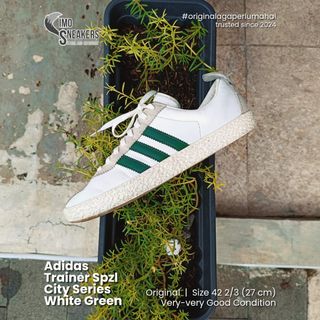 (Kategori: ) berada di . Dikirim oleh cimosneakers (ID iklan 1380858851, Gambar 1). Deskripsi: .