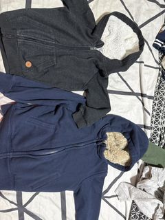 (Category: ) located in . Submitted by starbuy123 (Listing ID 1380721040, Image 1). Description: .