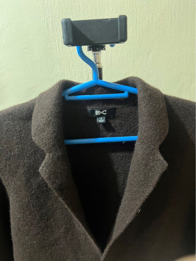 UNIQLO KNITTED JACKET (Category: Coats, Jackets and Outerwear) located in Makati City. Submitted by youfoundus (Listing ID 1380768560, Image 3). Description: RFS: DECLUTTERING USED IT TWICE FOR A TWO-DAY EVENT PRICE NEGOTIABLE LOC: PEMBOT TAGUIG/MAKATI.