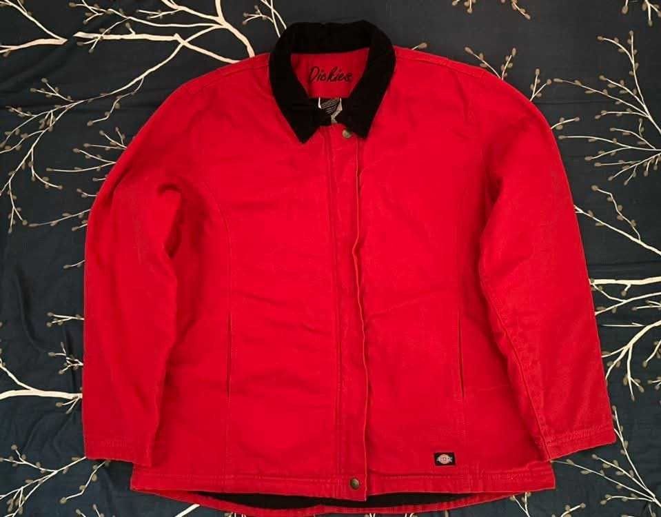 Vintage Dickies Detroit style Jacket (Category: Coats, Jackets and Outerwear) located in Manila. Submitted by dinoooooo1 (Listing ID 1380343037, Image 1). Description: vintage dickies jacket not sure if arctic or Detroit ds condi sobrang sariwa w:24 L:28 boxy fittings🔥🔥.