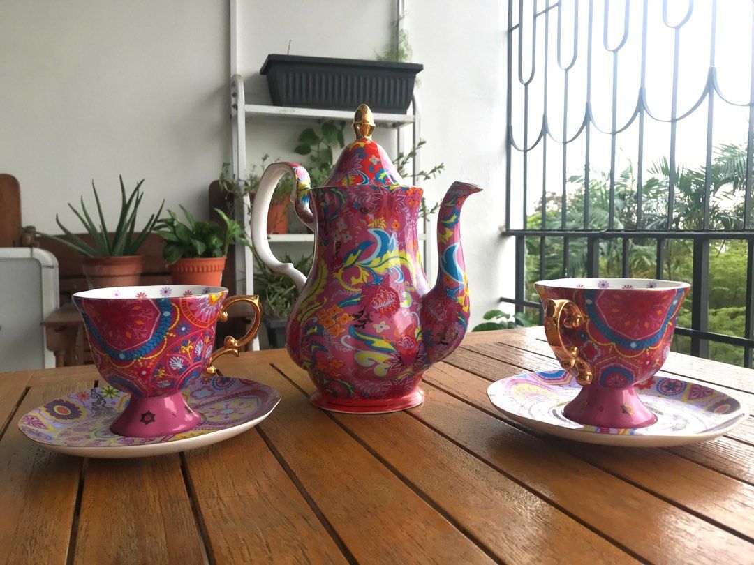 Vintage Floral Tea Set - Teapot & 2 Cups