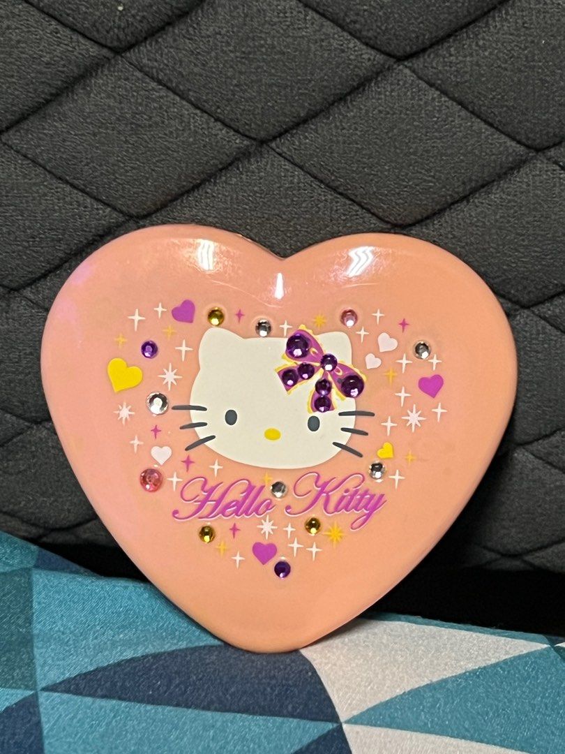 Vintage hello kitty pocket mirror (Category: Mirrors) located in Las Pinas. Submitted by marblestoys (Listing ID 1380768836, Image 1). Description: Payment via bpi / bdo / gcash / PayPal Pay as you order Shipping fee shouldered by buyer Via flash / j&t / LBC/ Grab / lalamove Meet up: BFRV Las Piñas Crossposted .