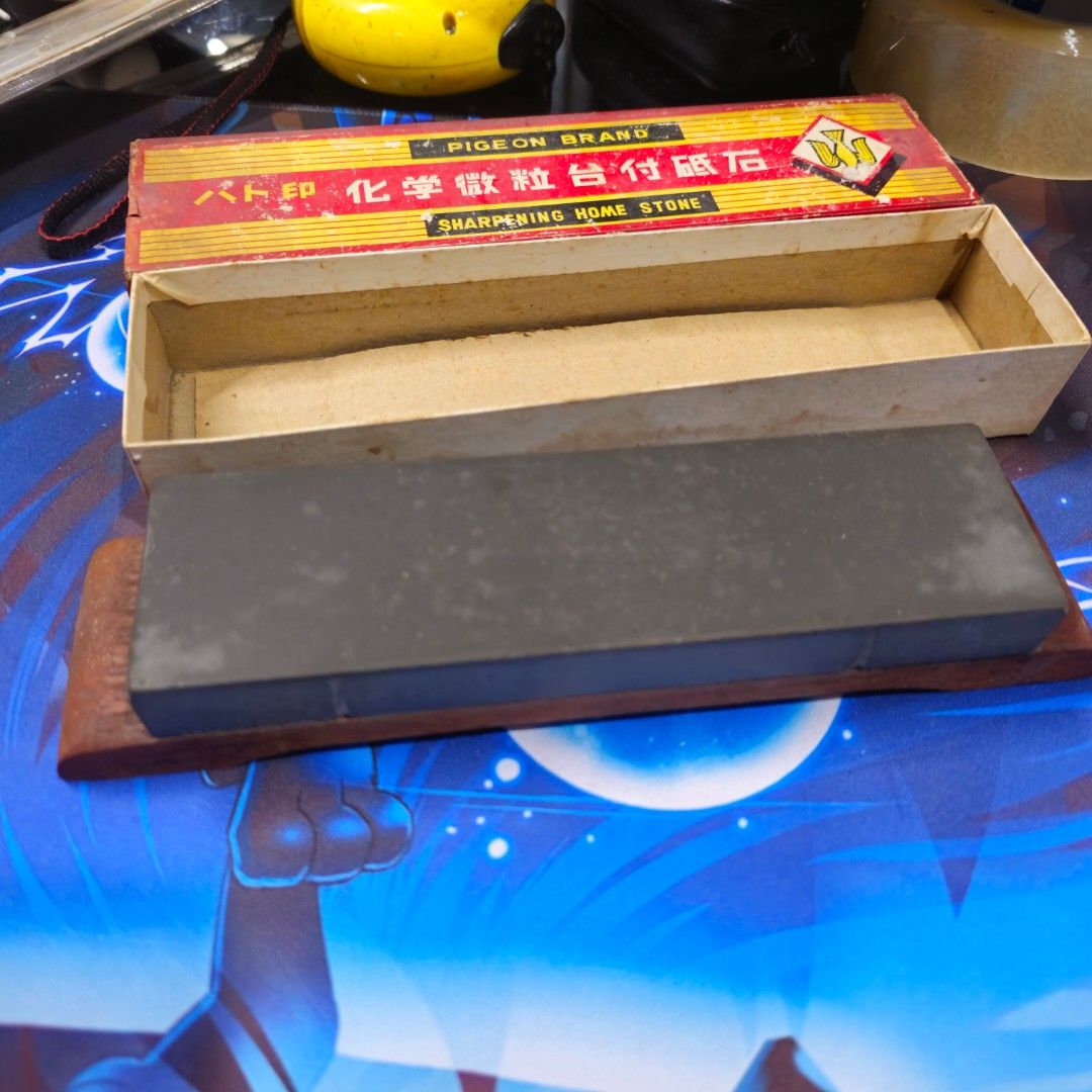 whetstone (Category: Cookware & Accessories) located in Caloocan City. Submitted by japan_collection (Listing ID 1380858577, Image 3). Description: pigeon whetstone sharpening stone wala po ako makita na grit sa packaging.