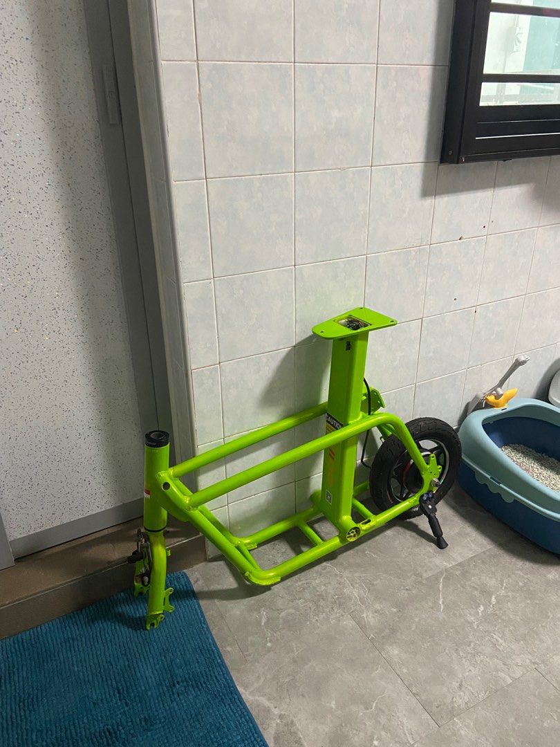 wtt/wts fiido frame with motor (Category: E-Scooters & E-Bikes) located in Singapore. Submitted by nf.rhanz_ (Listing ID 1380782551, Image 1). Description: wht u see is wht u get, js offer up i dont bite:) wtt with anyt fixed gear related.
