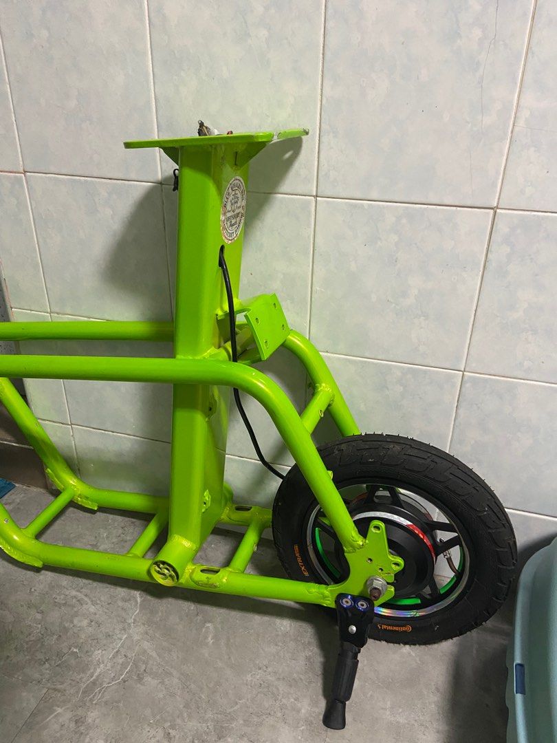 wtt/wts fiido frame with motor (Category: E-Scooters & E-Bikes) located in Singapore. Submitted by nf.rhanz_ (Listing ID 1380782551, Image 2). Description: wht u see is wht u get, js offer up i dont bite:) wtt with anyt fixed gear related.