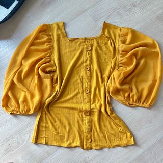 (Category: ) located in . Submitted by shop.preloved.miss (Listing ID 1380729905, Image 1). Description: .