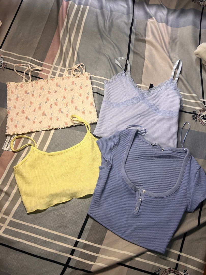 Zara ribbed crop top (Category: Others Tops) located in Pasig City. Submitted by docxx (Listing ID 1380734471, Image 3). Description: -Size small -Ribbed (thick and stretchy) -Super nice fit .