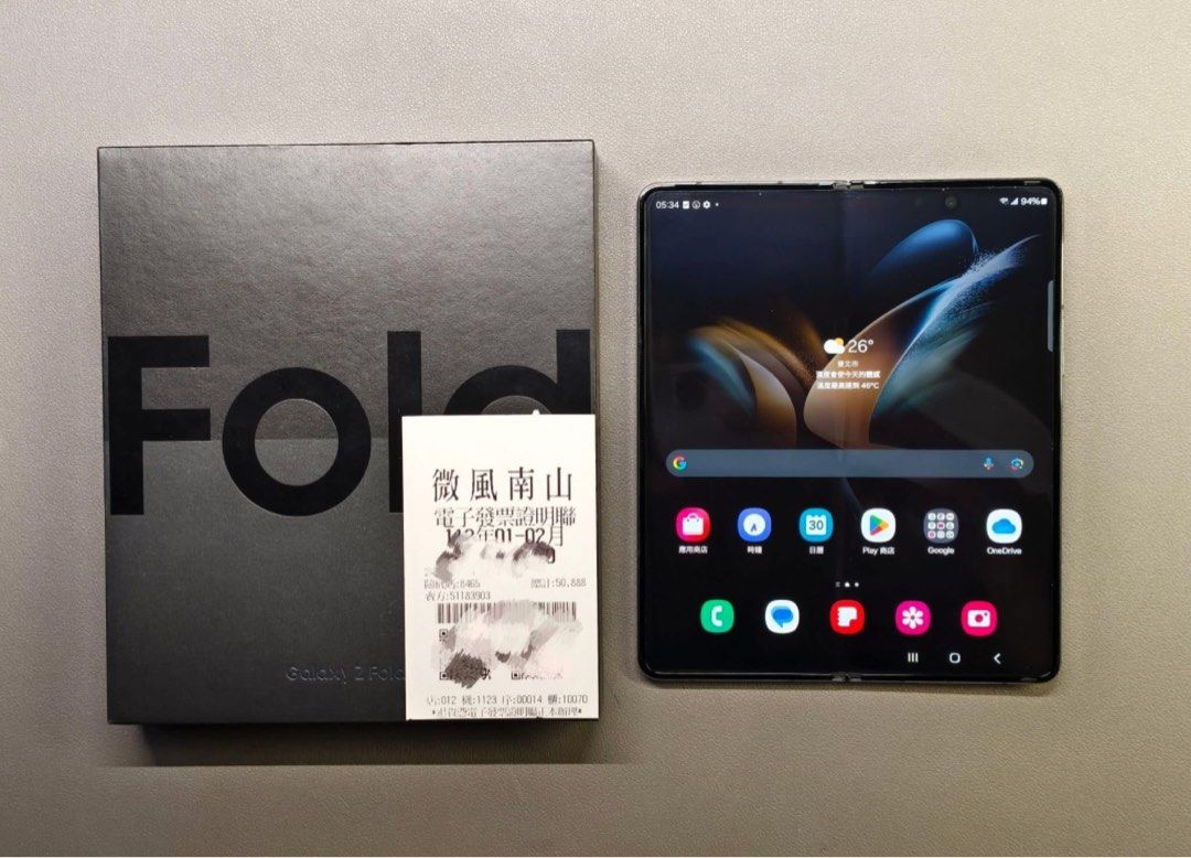 由 mabushi123 (刊登 ID 1380859202，圖片 2) 提交，位於 台北市 (Taipei) 的 Zfold 4 (類別：Samsung 三星)，說明：Zfold 4 256 原價50888 附發票 高通8+Gen1 台積電製程 手機流暢好用 平常當備用機使用 手機狀態不錯 已使用內建App做全機檢測 功能都正常 轉軸健康 螢幕摺疊處保存良好 。