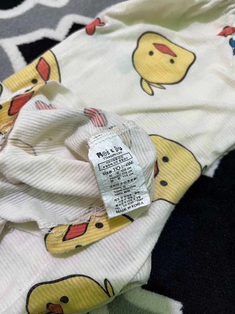 (2-3th) SET BOBO Moi & Du Gambar Bebek (Kategori: Baju Bayi) berada di Banjarmasin. Dikirim oleh 3littlestuff (ID iklan 1380980701, Gambar 2). Deskripsi: Minus sedikit noda.