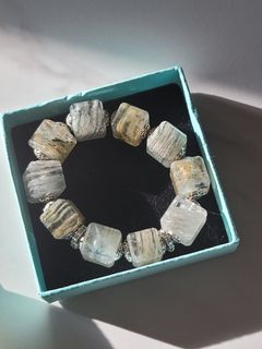 （分類：）位於 。 由 queeniekt 提交（商品編號 1322580935，圖片 1）。簡介： 。
