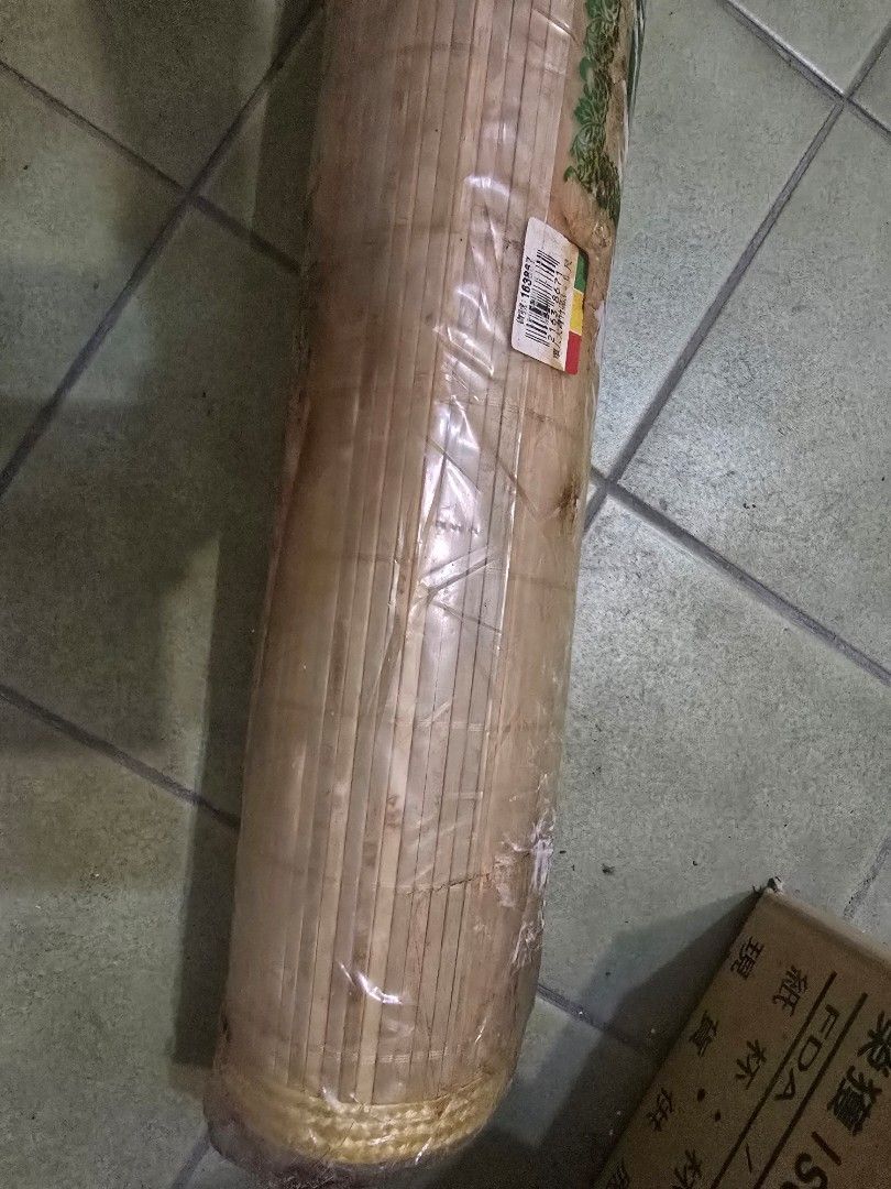 由 evrit.yiul (刊登 ID 1380963875，圖片 2) 提交，位於 台南市 (Tainan) 的 單人床墊涼蓆新的未拆封。請自取 (類別：床架及床墊)，說明：3尺 6尺。