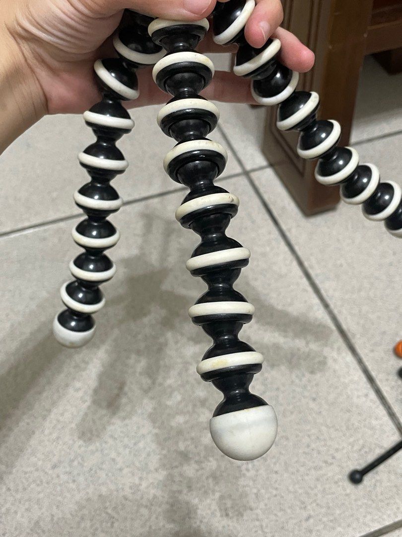 由 dyuting719 (刊登 ID 1380991548，圖片 2) 提交，位於 台中市 (Taichung) 的 小章魚腳架 (類別：腳架)，說明：三支腳架$50 均有使用痕跡 已沒在使用故售出。