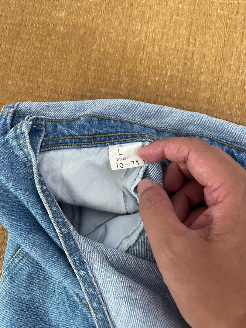 由 3qforbuying (刊登 ID 1380914579，圖片 2) 提交，位於 新北市 (New Taipei) 的 吊帶褲 牛仔褲 腰 70-74cm (類別：牛仔褲)，說明：褲長 114 cm 腰圍衣服標示建議 70-74cm。