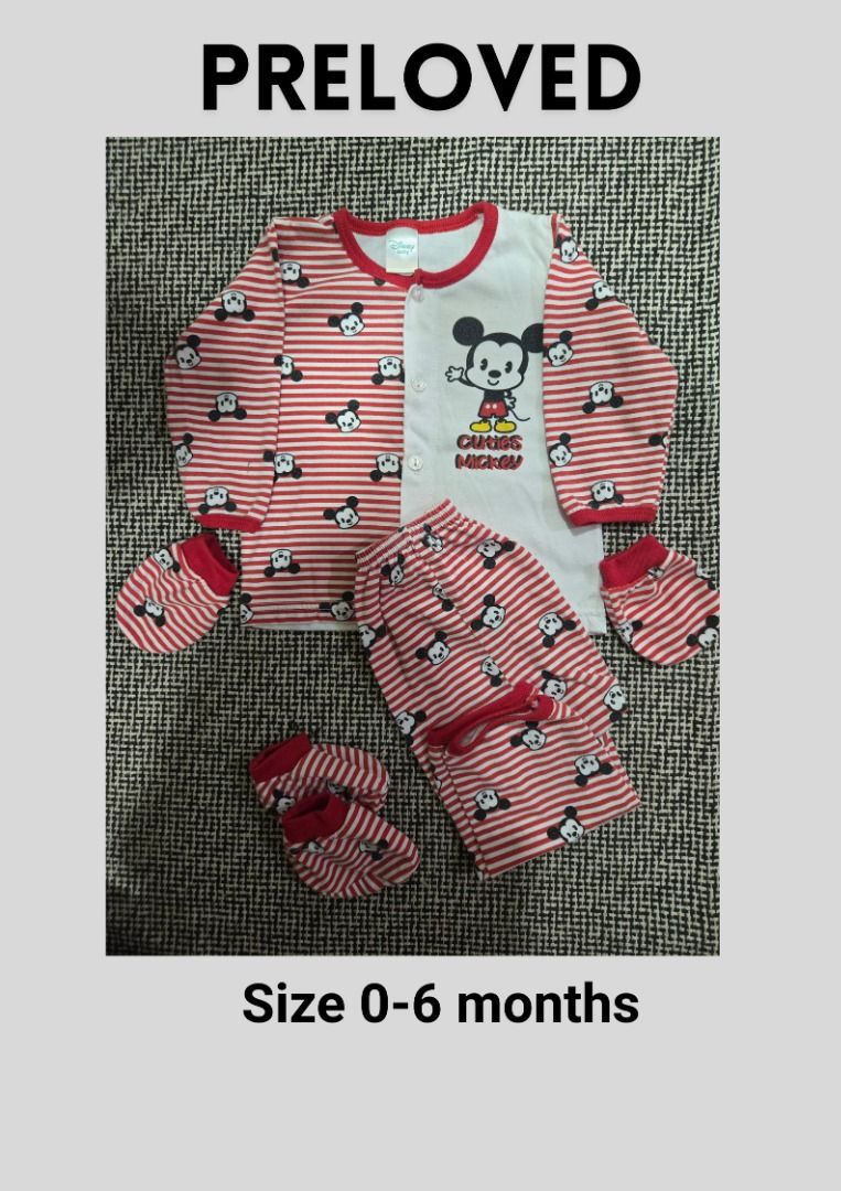 ✨ Preloved Baby Sleepwear Bundle | 9 Sets for Cozy Nights | Size 0–12 Months (Category: Babies & Kids Fashion) located in Batu Maung. Submitted by amalinaros95705 (Listing ID 1381038675, Image 1). Description: Description: A complete bundle of adorable and comfy baby sleepwear, perfect for newborns up to 12 months. Save more with this full set! 👶 What’s included: ✅ 9 pieces of preloved sleepwear (various cute prints & colors) ✅ Sizes from 0–12 m