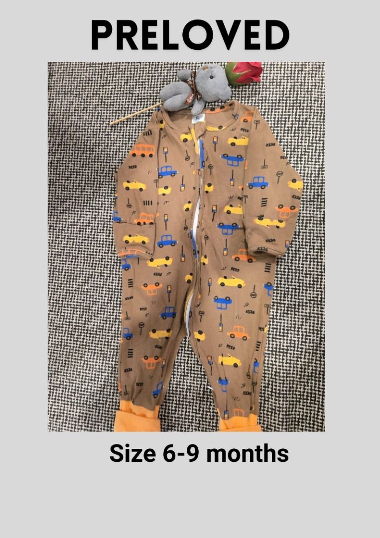 ✨ Preloved Baby Sleepwear Bundle | 9 Sets for Cozy Nights | Size 0–12 Months (Category: Babies & Kids Fashion) located in Batu Maung. Submitted by amalinaros95705 (Listing ID 1381038675, Image 3). Description: Description: A complete bundle of adorable and comfy baby sleepwear, perfect for newborns up to 12 months. Save more with this full set! 👶 What’s included: ✅ 9 pieces of preloved sleepwear (various cute prints & colors) ✅ Sizes from 0–12 m