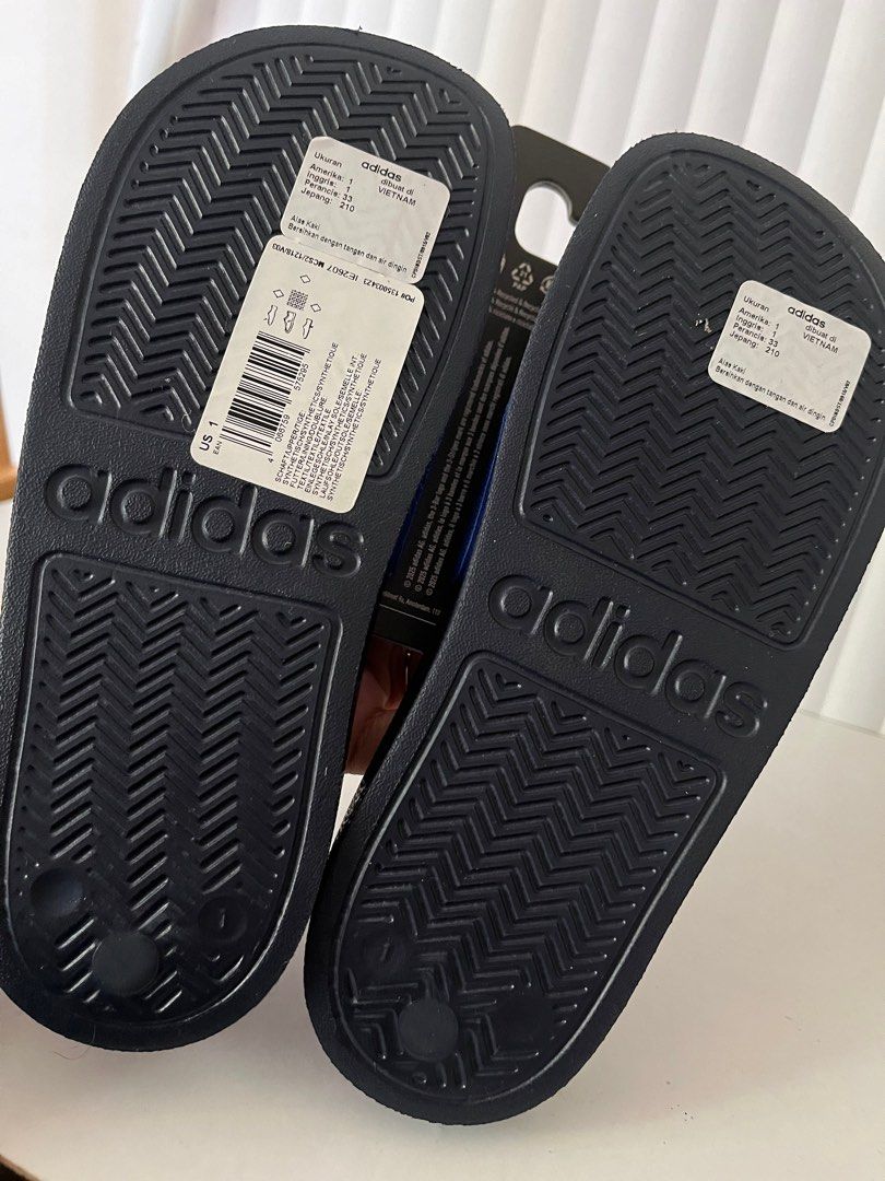 Adidas Sandal Ori New (Kategori: 8 hingga 12 tahun) berada di Bandung. Dikirim oleh philosopreloved (ID iklan 1380907867, Gambar 2). Deskripsi: Size 33 original counter masih baru.