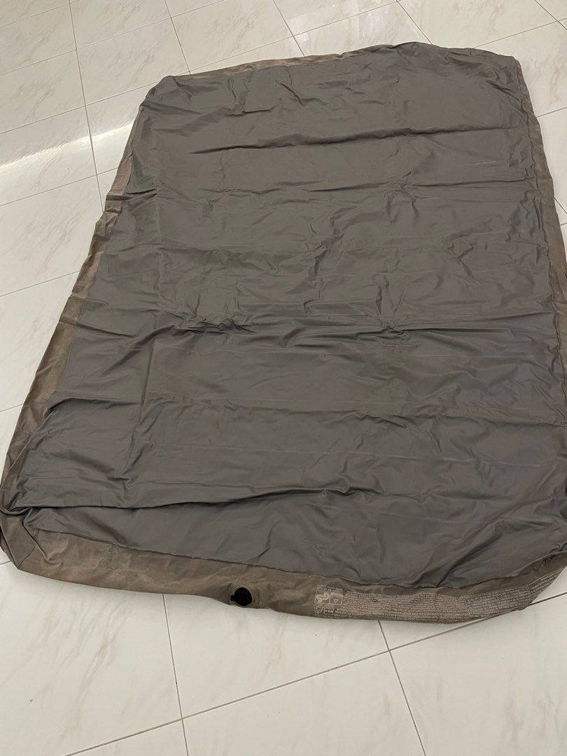 Air bed queen size INTEX (Category: Bedding & Towels) located in Singapore. Submitted by murukannu (Listing ID 1380905139, Image 1). Description: INTEX Brand Air bed complete with Electric Air pump Size -Queen Very good condition just used once .