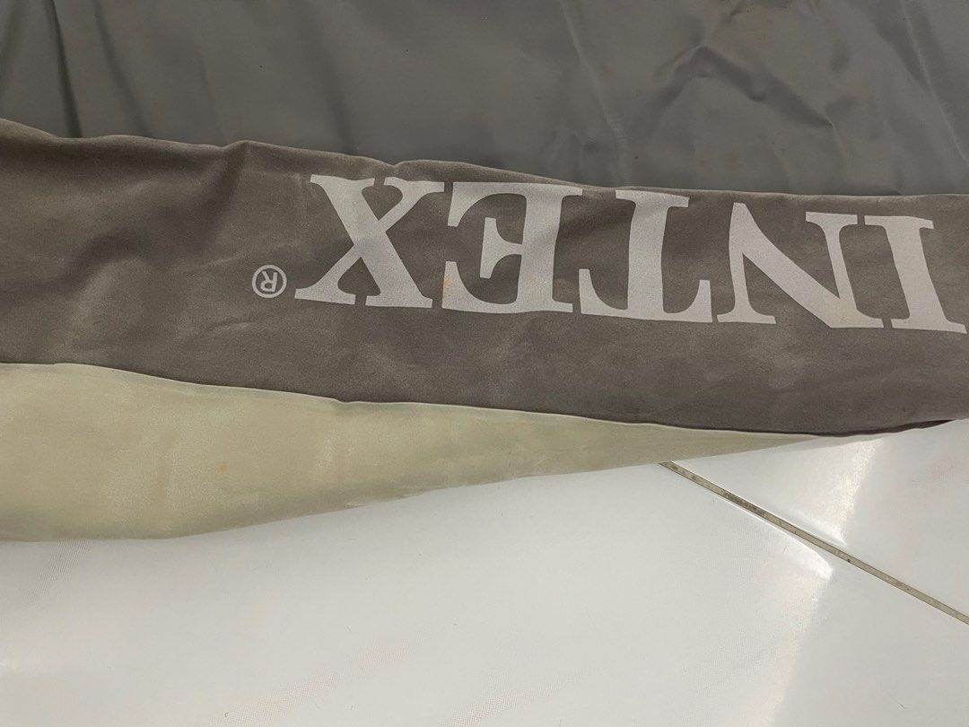 Air bed queen size INTEX (Category: Bedding & Towels) located in Singapore. Submitted by murukannu (Listing ID 1380905139, Image 3). Description: INTEX Brand Air bed complete with Electric Air pump Size -Queen Very good condition just used once .