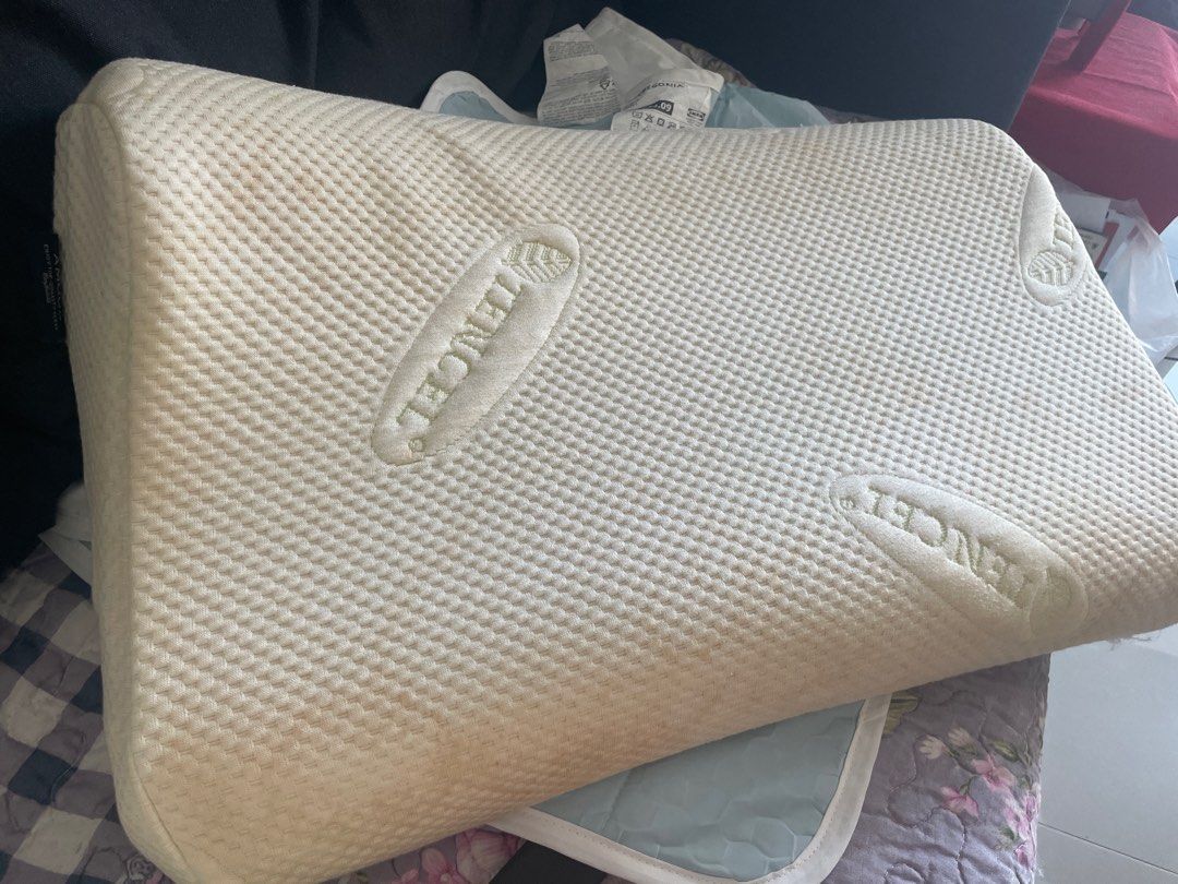 Amour tencel Contour Pillow (Category: Bedding & Towels) located in Singapore. Submitted by justeverythingandanything (Listing ID 1380982049, Image 1). Description: Comfortable Tencel contour pillow. Features a textured surface and a supportive shape for optimal sleep. Heavily used but shape in tact.