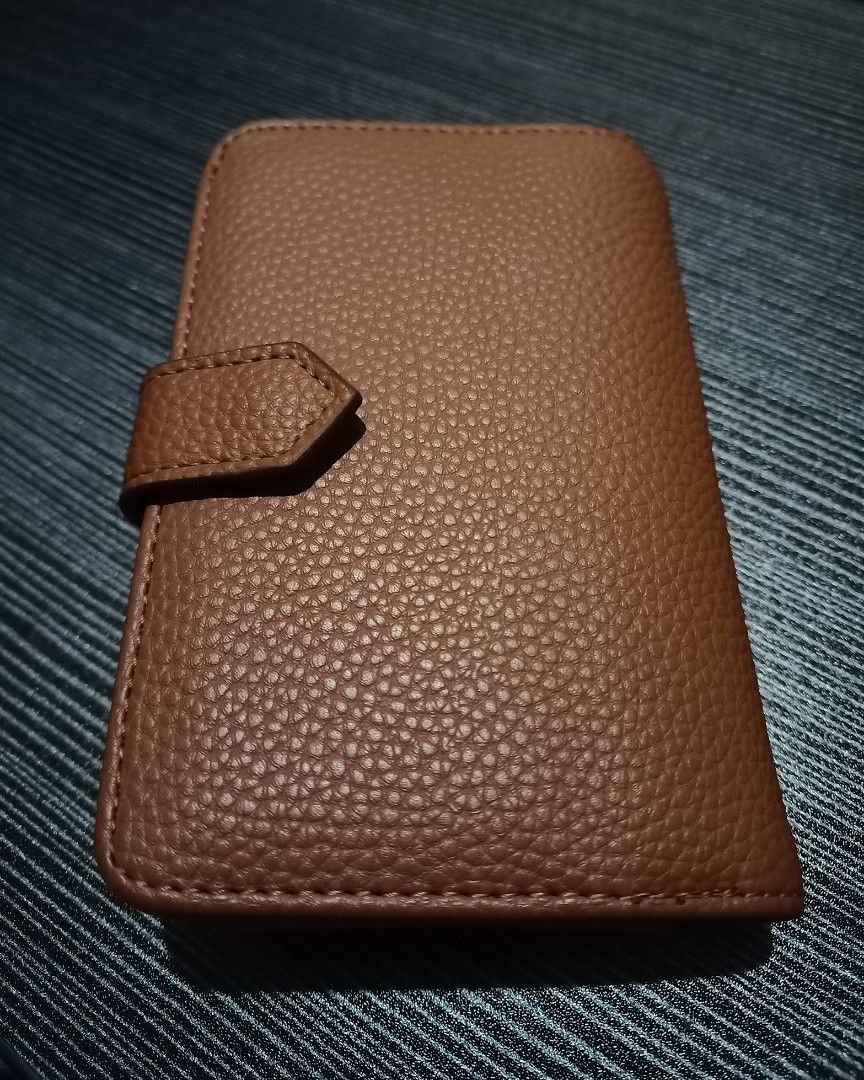Anne Klein Horsebit Medium Wallet (Category: Luxury Bags & Wallets) located in Manila. Submitted by iamsaeemieese (Listing ID 1381017993, Image 2). Description: Anne Klein Horsebit Medium Wallet •Like new, used only once. Super sensitive owner so expect that the item is really in good condition. •Authentic, NO to fake items PM if interested. Meet-up location may vary depending on availability. Taguig-based seller..