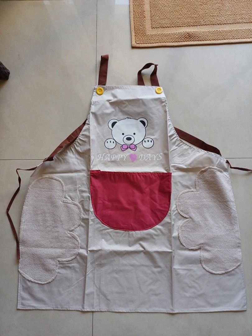 Apron with front pocket (Category: Babies & Kids Fashion) located in Kuala Lumpur. Submitted by naomifoo55 (Listing ID 1380994548, Image 1). Description: .