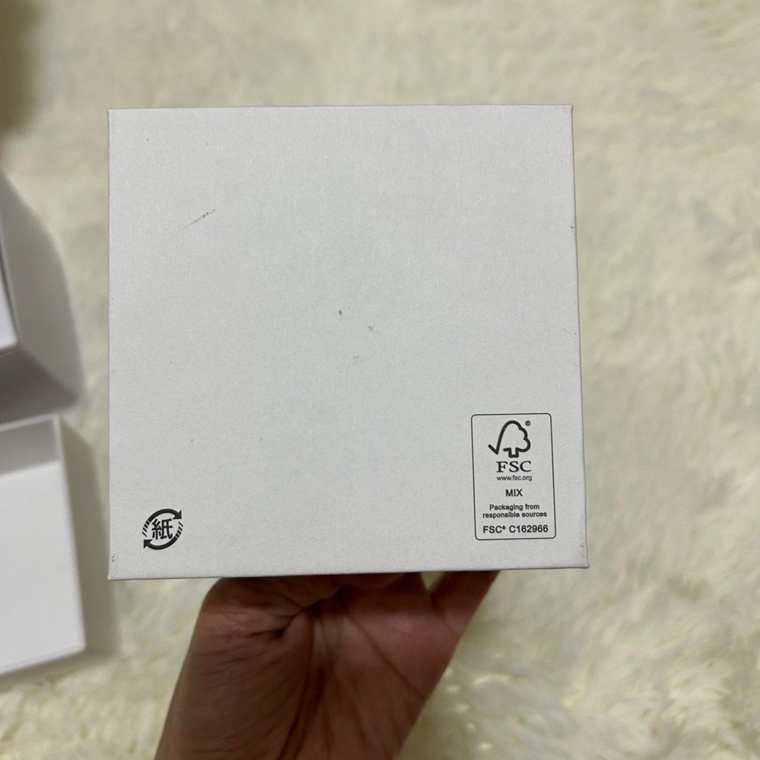 Authentic Citizen Watch Box and Case (Category: Luxury Watches) located in Quezon City. Submitted by tokyoluxestuff2013 (Listing ID 1381008716, Image 3). Description: Price fixed Original Citizen Watch Box and Case Shipping via LBC/ Grab/ Lalamove Add shipping fee.