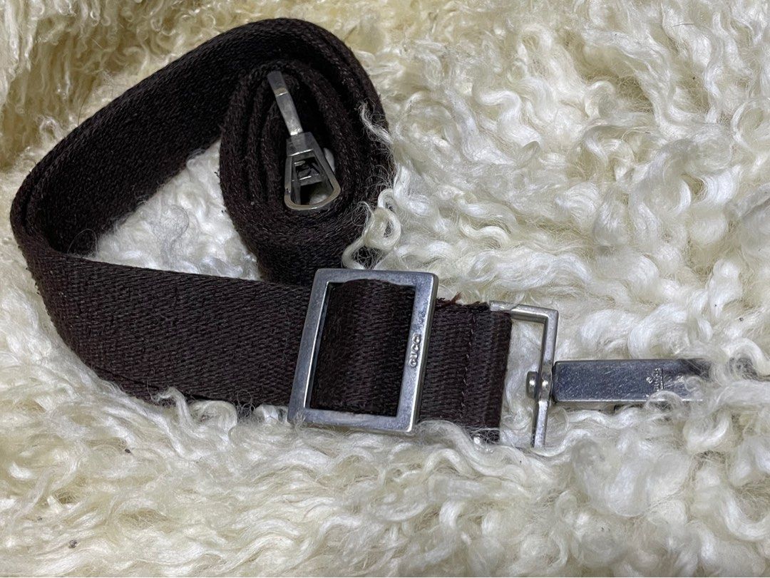 Authentic Gucci bag strap (Category: Luxury Bags & Wallets) located in Rosario. Submitted by myvinatgepieces (Listing ID 1381080468, Image 2). Description: Authentic Gucci Bag Strap Eccellent Used Condition Silver Hardware Adjustable Choco Brown Color Hairline scratches on metal hardware No Inclusions.