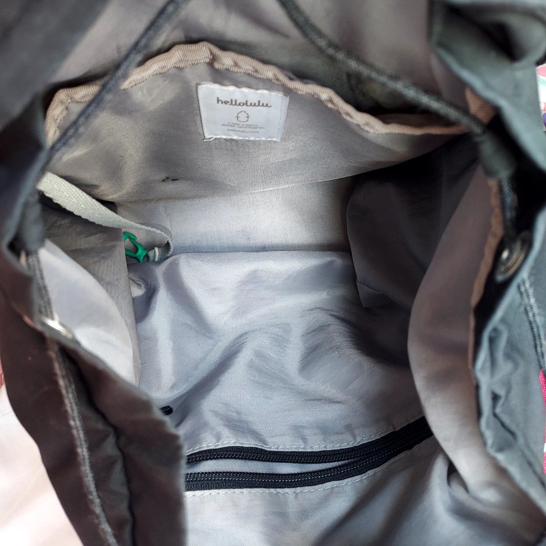 Backpack （分類：背囊）位於 Hong Kong。 由 l.l.chan 提交（商品編號 1380992561，圖片 3）。簡介： 正常使用痕跡 內格有筆漬。