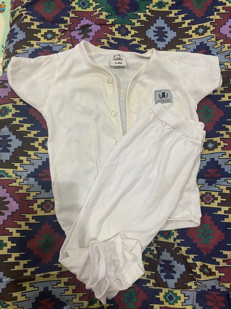 baju tidur (Category: Babies & Kids Fashion) located in Melaka Tengah. Submitted by aizatulamira4424 (Listing ID 1381053214, Image 2). Description: baju masa baby lahir , pakai masa dia kecik . ank sy badan dia semangat brpa kali pakai da x muat ..