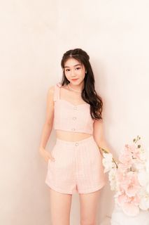 (Category: ) located in . Submitted by shopmyinstocks (Listing ID 1381045996, Image 1). Description: .