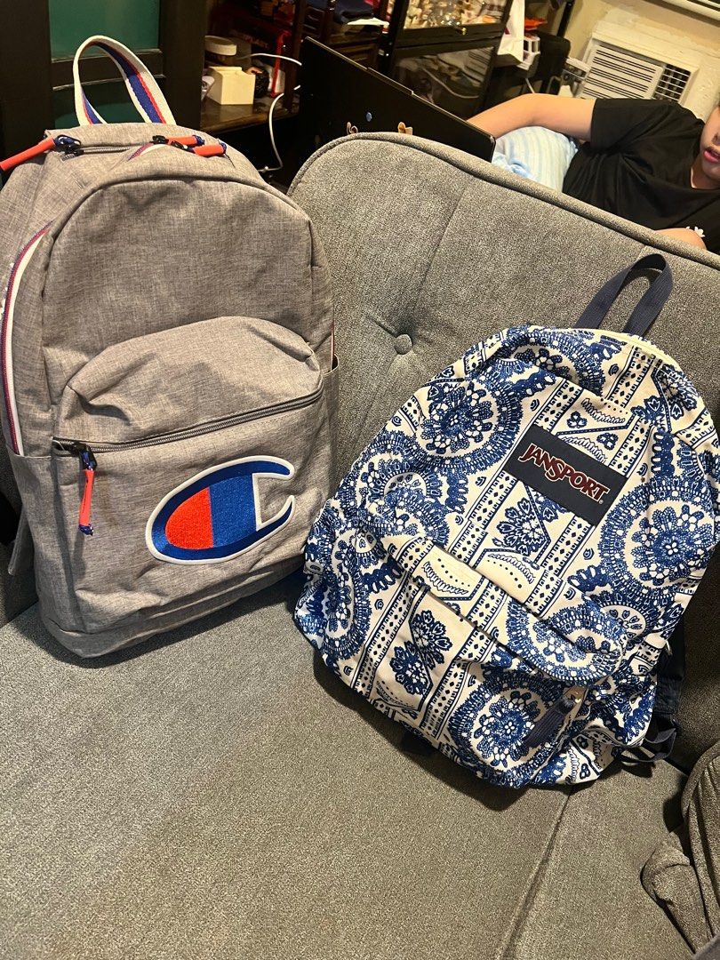 Champion original backpack (Category: Backpacks) located in Muntinlupa City. Submitted by giachristianina (Listing ID 1381084621, Image 1). Description: .