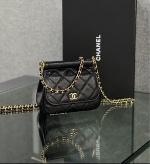 (Category: ) located in . Submitted by neverfull_luxury_sg (Listing ID 1380988871, Image 1). Description: .