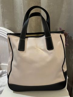 (Category: ) located in . Submitted by instyle.cc (Listing ID 1381015951, Image 1). Description: .