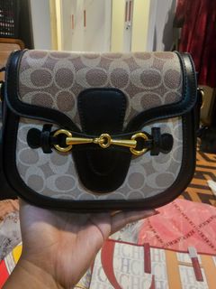 (Kategori: ) berada di . Dikirim oleh evifany_aksesoris (ID iklan 1381014329, Gambar 1). Deskripsi: .