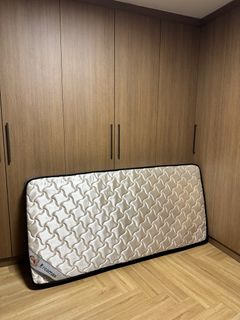 (Category: ) located in . Submitted by buythemoffmyhands (Listing ID 1381037839, Image 1). Description: .