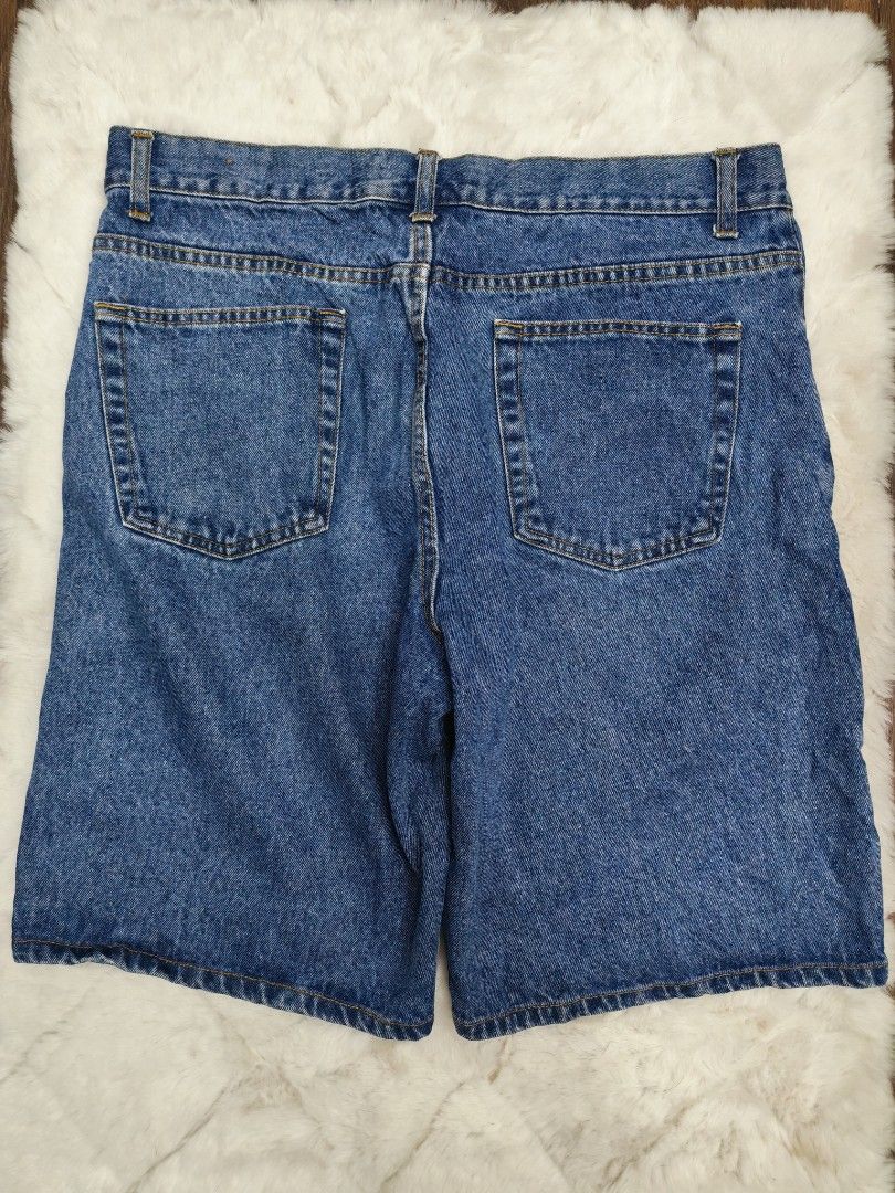 Faded Glory Original Jean Shorts (Category: Shorts) located in Loay. Submitted by thrift_therapy (Listing ID 1381053142, Image 1). Description: Faded Glory Original Jean Shorts Mens Size 36 Blue 100% Cotton Denim RUGGED L-21 1/2 W-36 LO-11.