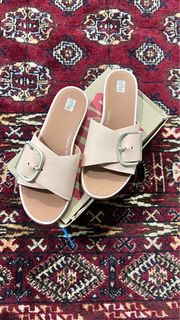 (Category: ) located in . Submitted by shopwithminyakyuyi (Listing ID 1380964264, Image 1). Description: .