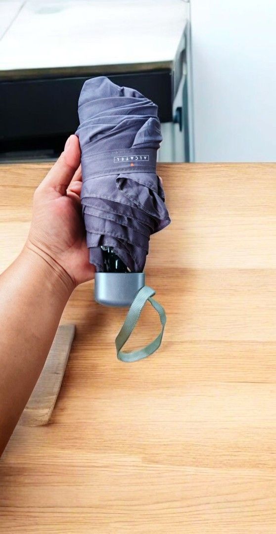 Folding umbrella japan surplus (Category: Umbrellas) located in Quezon City. Submitted by plantcorner (Listing ID 1381057675, Image 3). Description: ✅Alcatel.