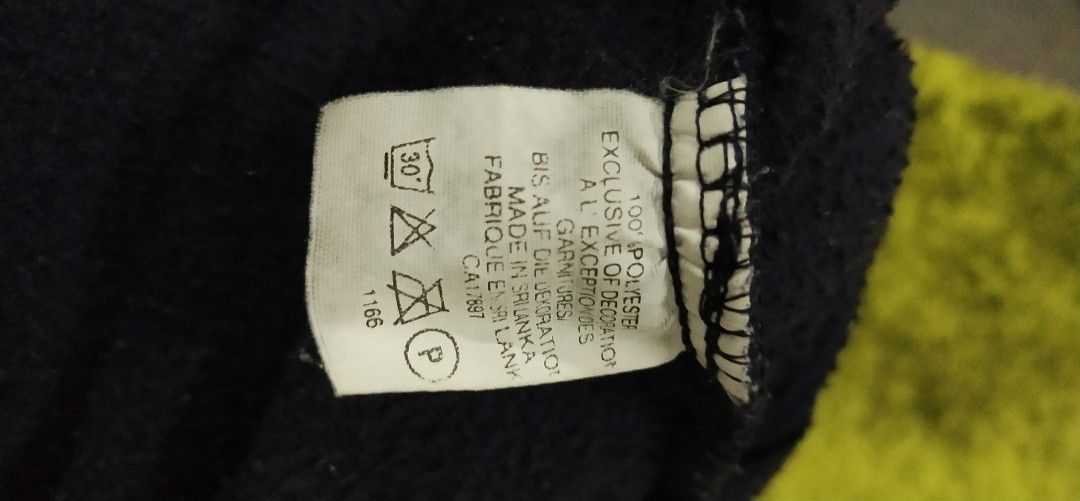 GAP (Category: Babies & Kids Fashion) located in Pasir Mas. Submitted by ekor.b (Listing ID 1381070425, Image 3). Description: pit 16.5 inci labuh 17 inci.