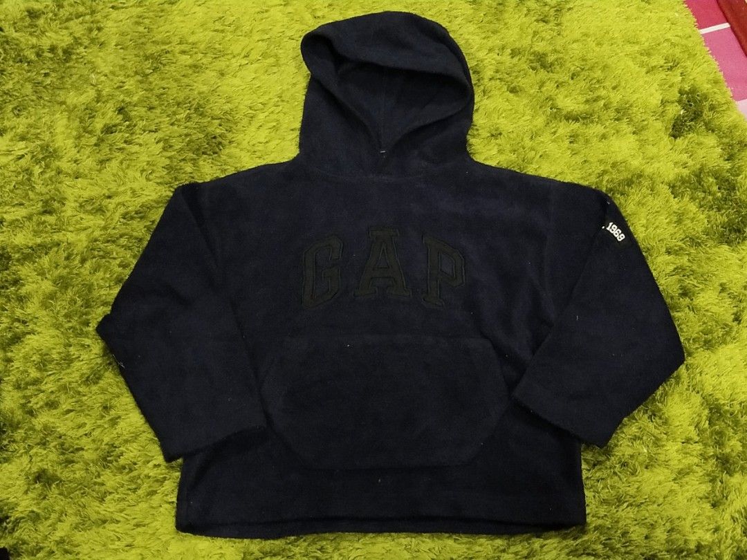 GAP (Category: Babies & Kids Fashion) located in Pasir Mas. Submitted by ekor.b (Listing ID 1381070425, Image 1). Description: pit 16.5 inci labuh 17 inci.