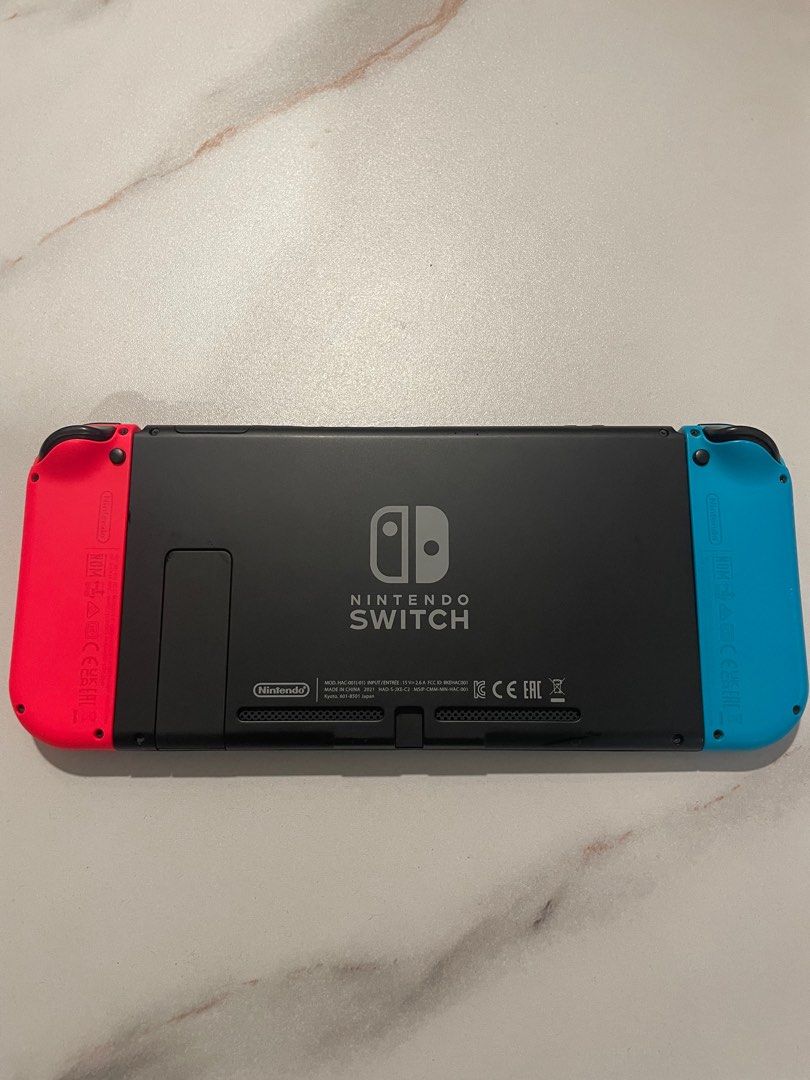 Gen 2 Nintendo Switch with 4 Games63108833098242111