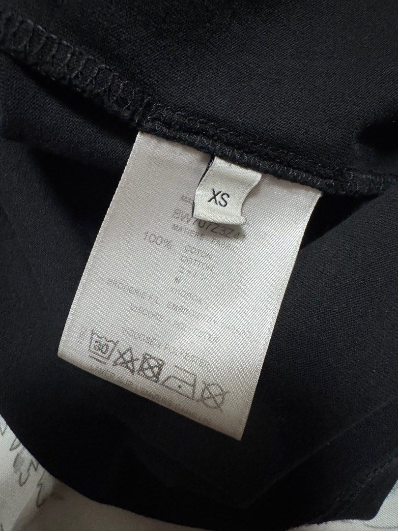 Givenchy (Category: Shirts) located in Singapore. Submitted by cocochocooo (Listing ID 1381036455, Image 3). Description: Givenchy woman size XS Rarely use .