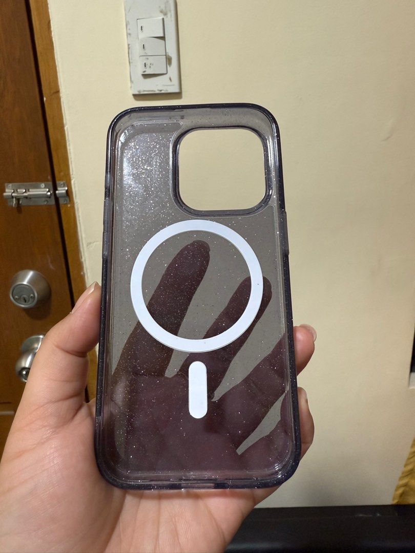 Glitter Magsafe Hybrid Case for Iphone 15 pro (Category: Cases & Sleeves) located in Manila. Submitted by authenticprelovedmnls (Listing ID 1381031359, Image 2). Description: Used once only.