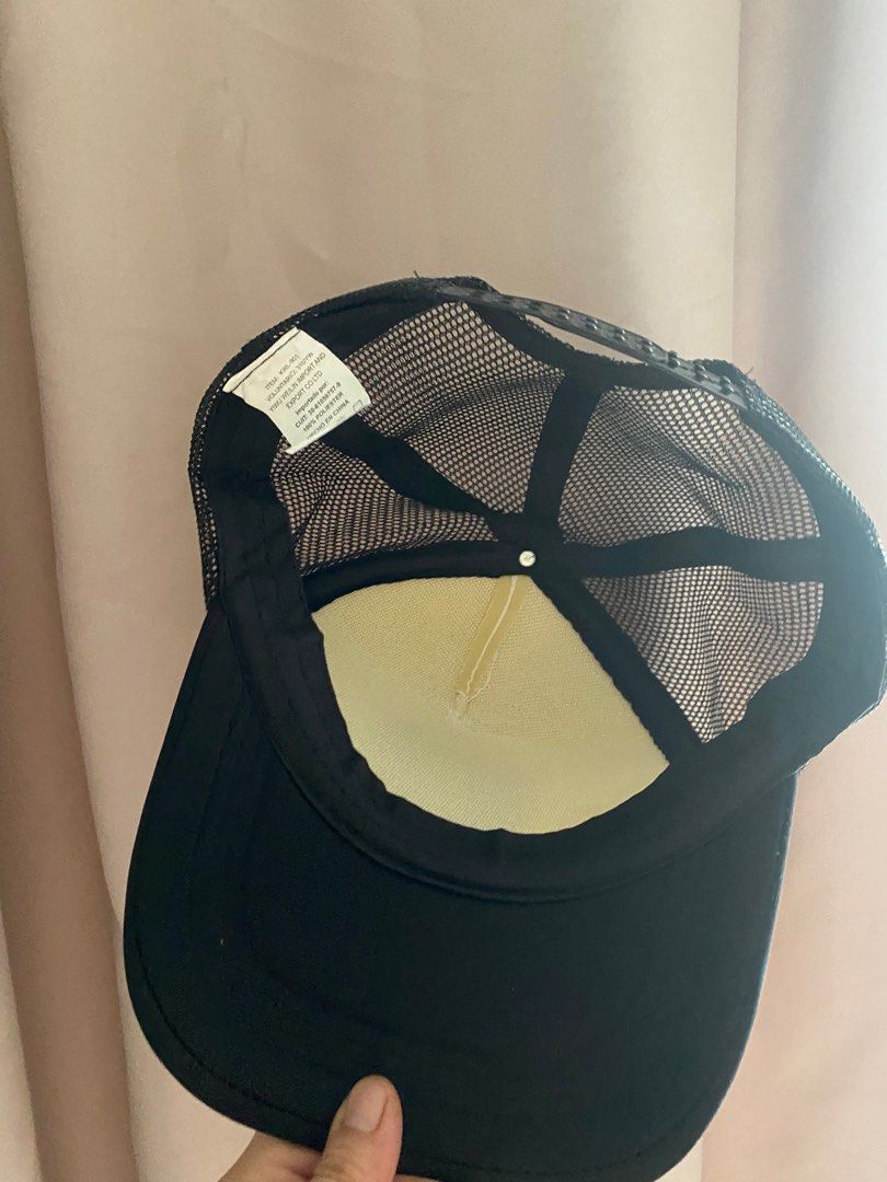 Hat (Category: Caps & Hats) located in Makati City. Submitted by jielato (Listing ID 1380908289, Image 3). Description: .