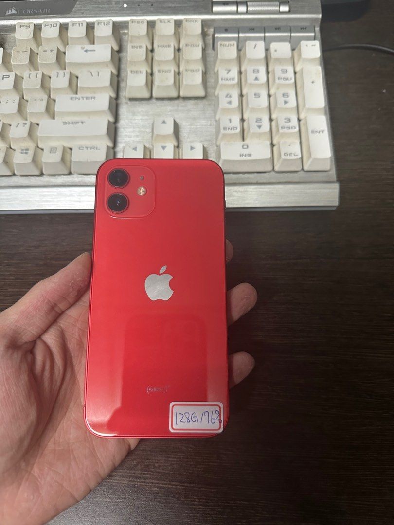 由 a0975084637 (刊登 ID 1381082915，圖片 1) 提交，位於 桃園市 (Taoyuan) 的 iPhone 12 128G 紅 (類別：iPhone 12 系列)，說明：【出售】 iPhone 12 128G 【狀態】外觀如圖中.無維修紀錄.功能正常 【電池】健康度76% 【價錢】6500 【地點】新竹/桃園/雙北/地區皆可外送 🌟商品出售前皆有經過全機功能健檢 🌟高價回收蘋果二手機.全新機.拆封新機 🌟可貼換，高低階型號皆可貼換折抵📱 🌟黑莓卡/工作機/型號現貨齊全 訊息沒回✉️可敲Line:ass25899 速回 。