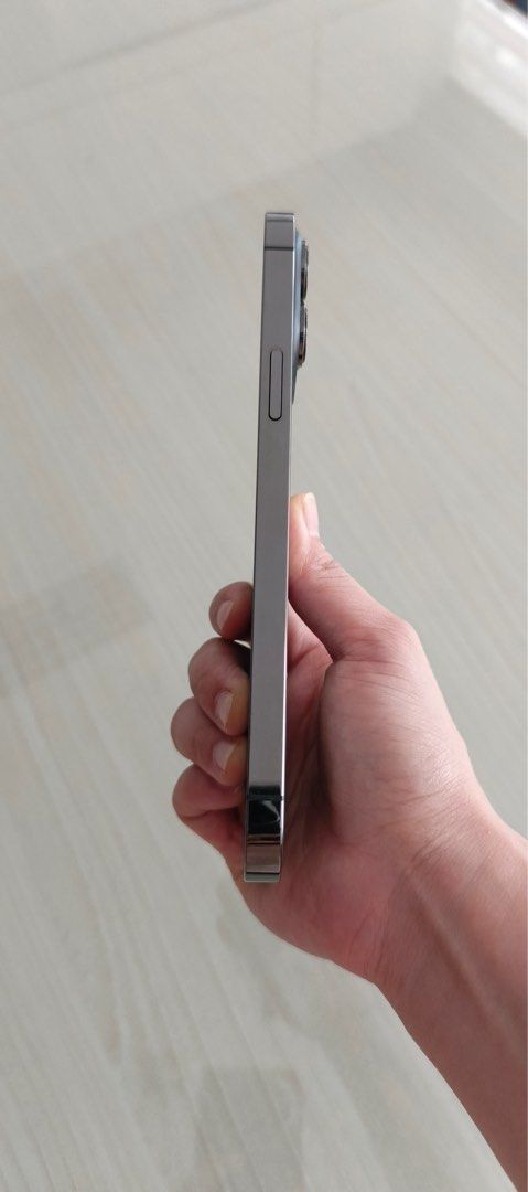 iPhone 13 Pro Max 256GB in Graphite (Category: iPhone 13 Series) located in Quezon City. Submitted by bonjour_11 (Listing ID 1380939509, Image 3). Description: iPhone 13 Pro Max 256GB in Graphite Bought in Feb 2022 Battery health 78% RFS - switching to Samsung.
